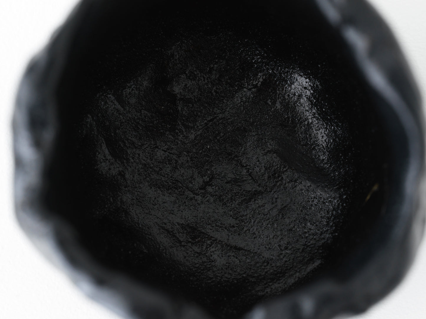G:Black flowing