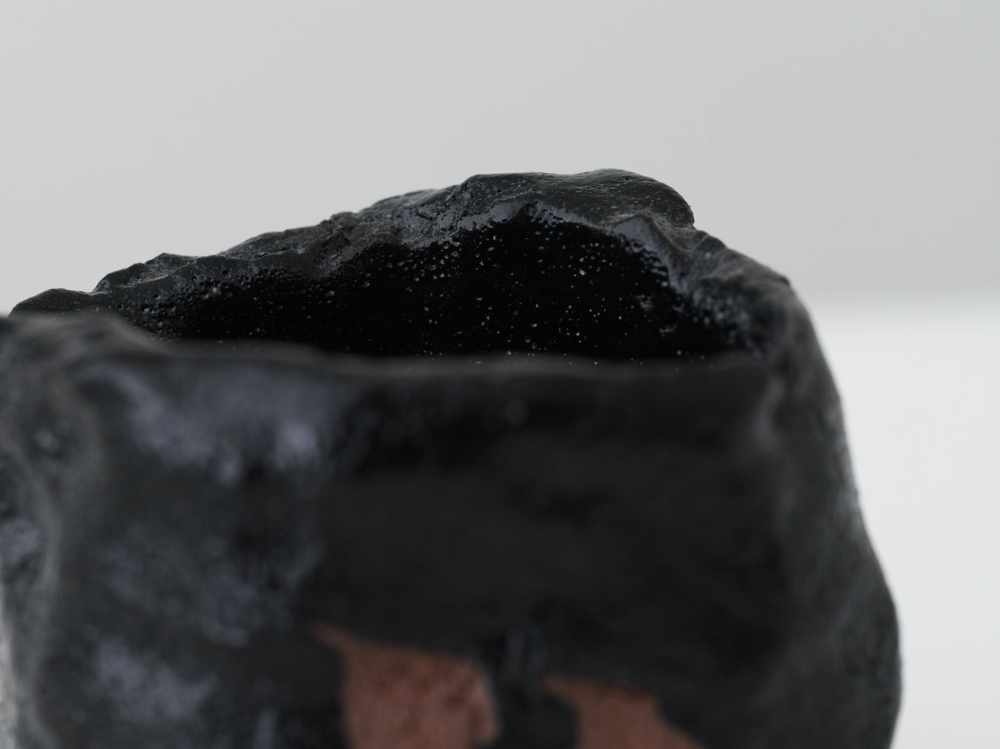 L:Black flowing 01