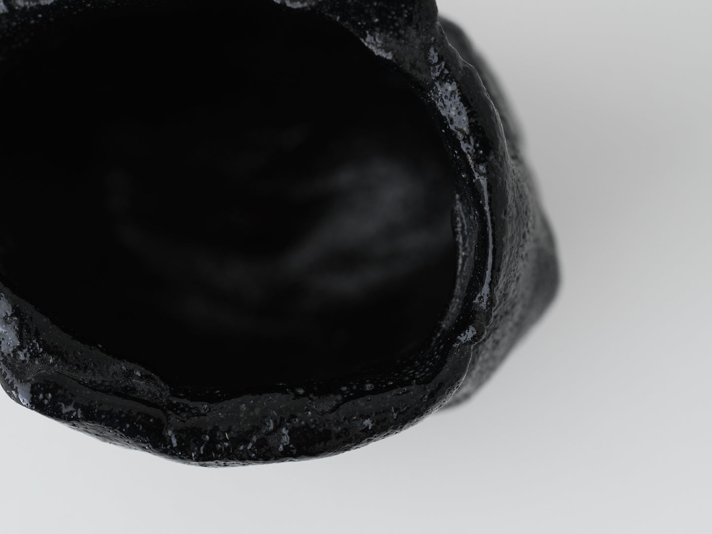 L:Black flowing 01